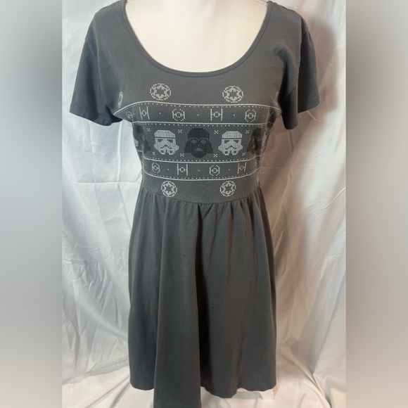 Her Universe Grey/black Star Wars Empire short sleeve 2X juniors dress - Picture 3 of 8